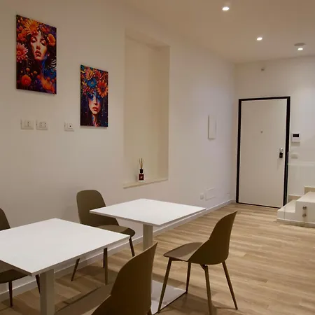 Palazzo Simposio Nocleg ze śniadaniem 3*